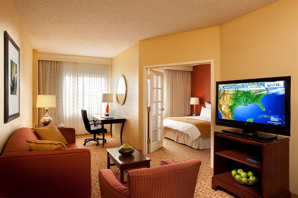 Dallas Marriott Suites Medical/Market Center Eksteriør billede