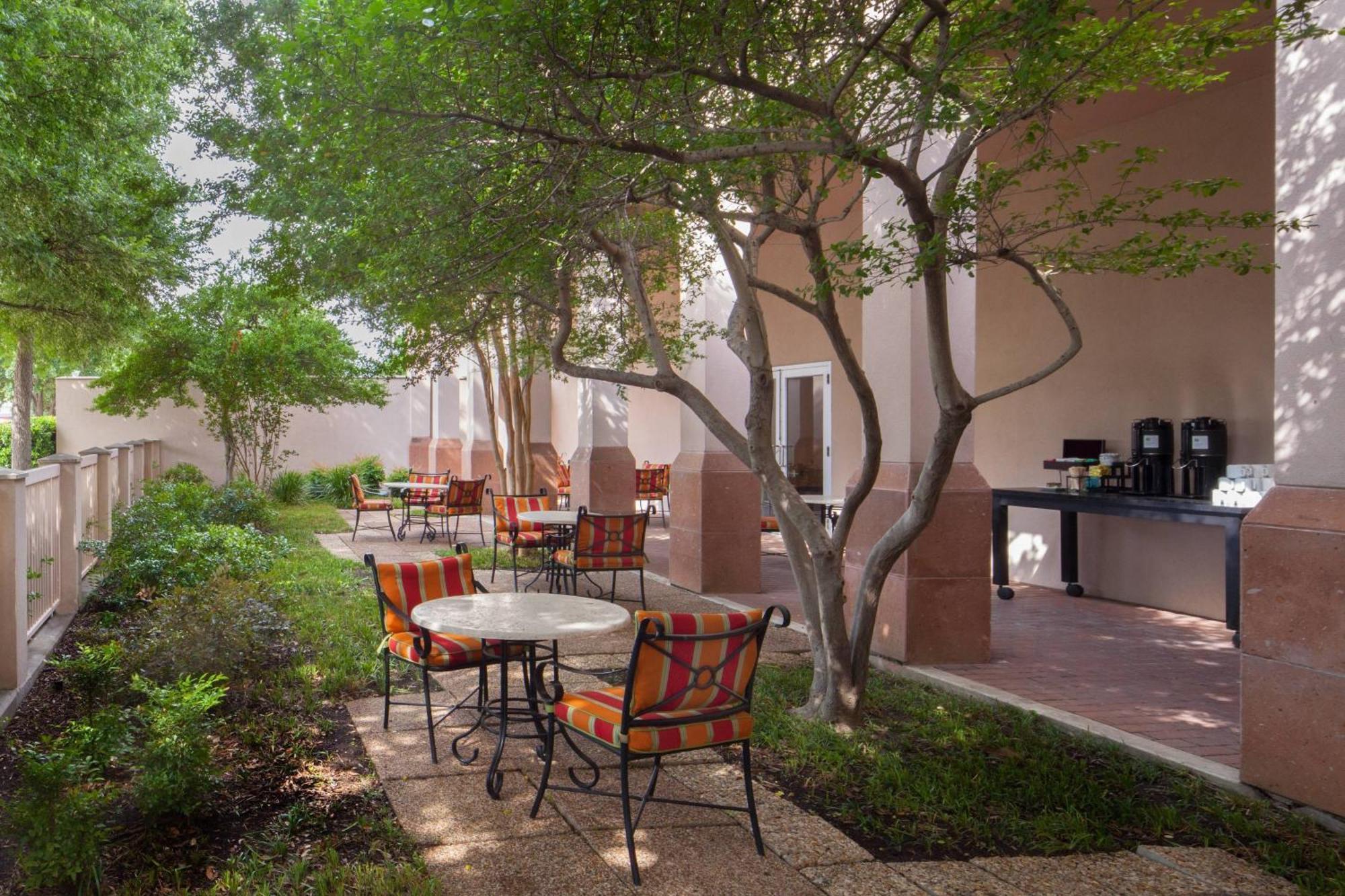Dallas Marriott Suites Medical/Market Center Eksteriør billede