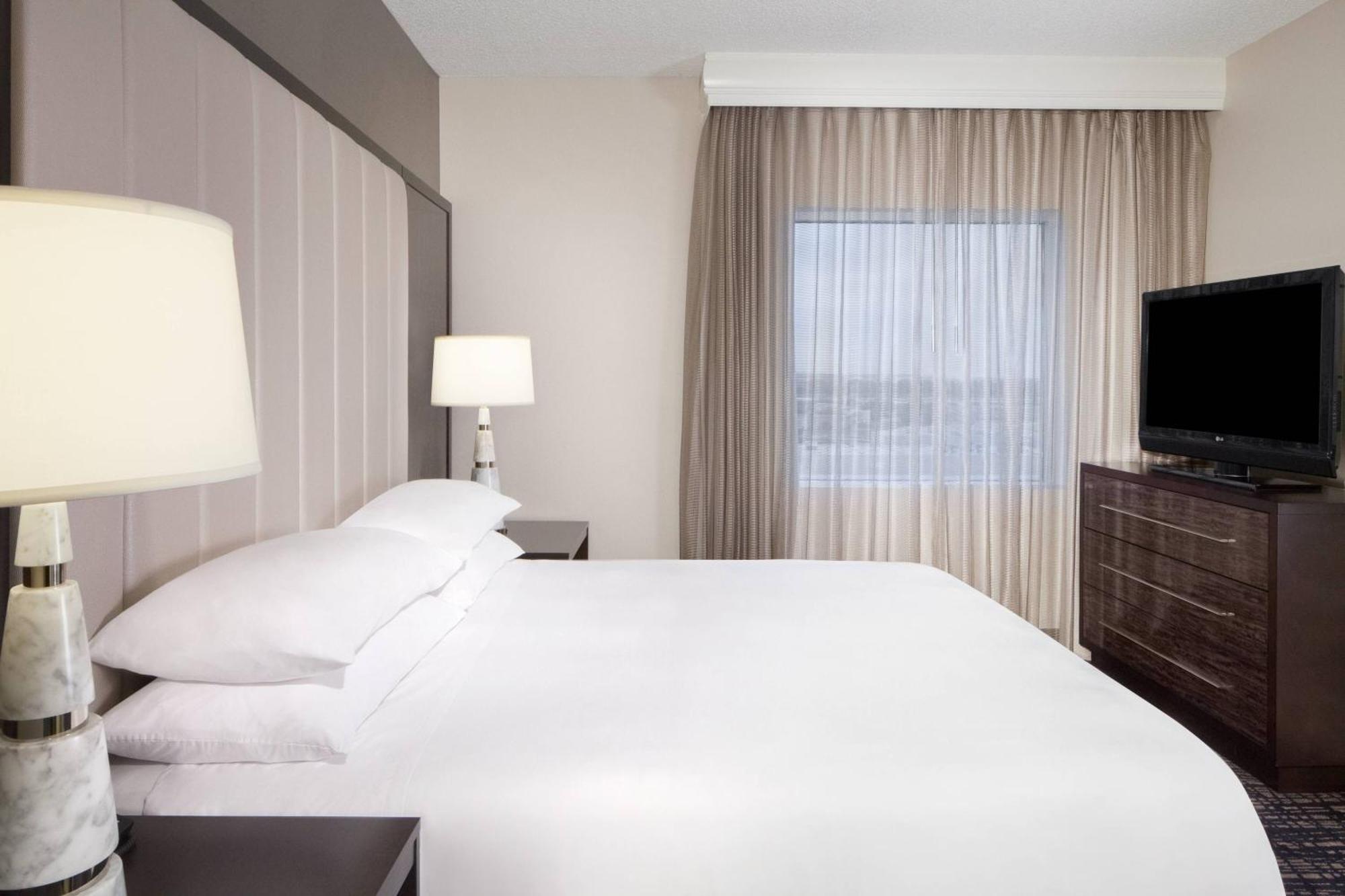 Dallas Marriott Suites Medical/Market Center Eksteriør billede