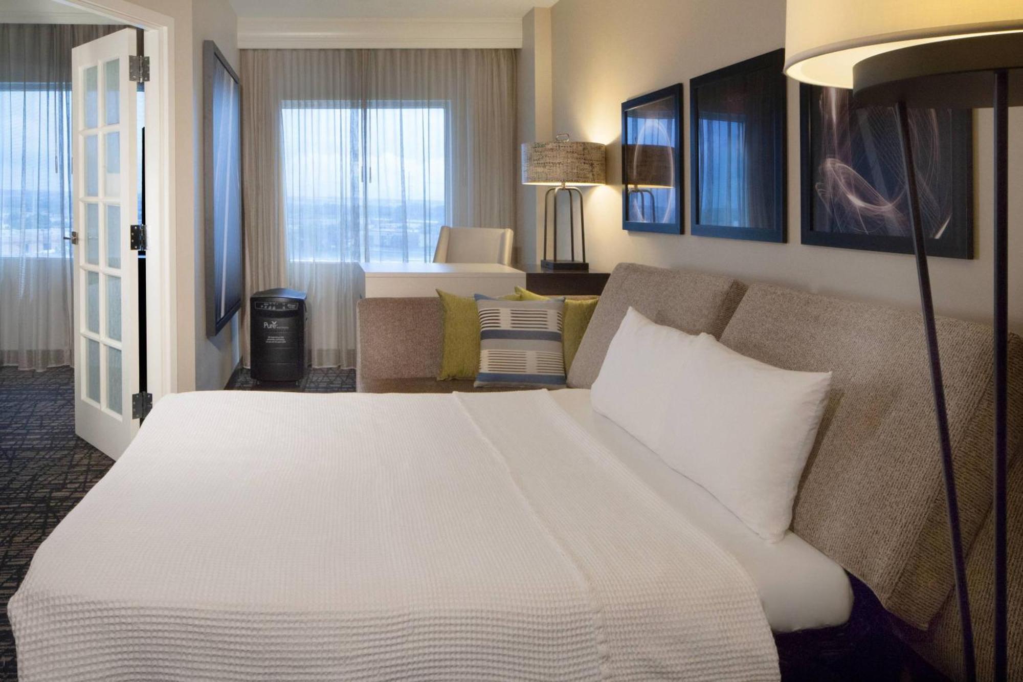 Dallas Marriott Suites Medical/Market Center Eksteriør billede